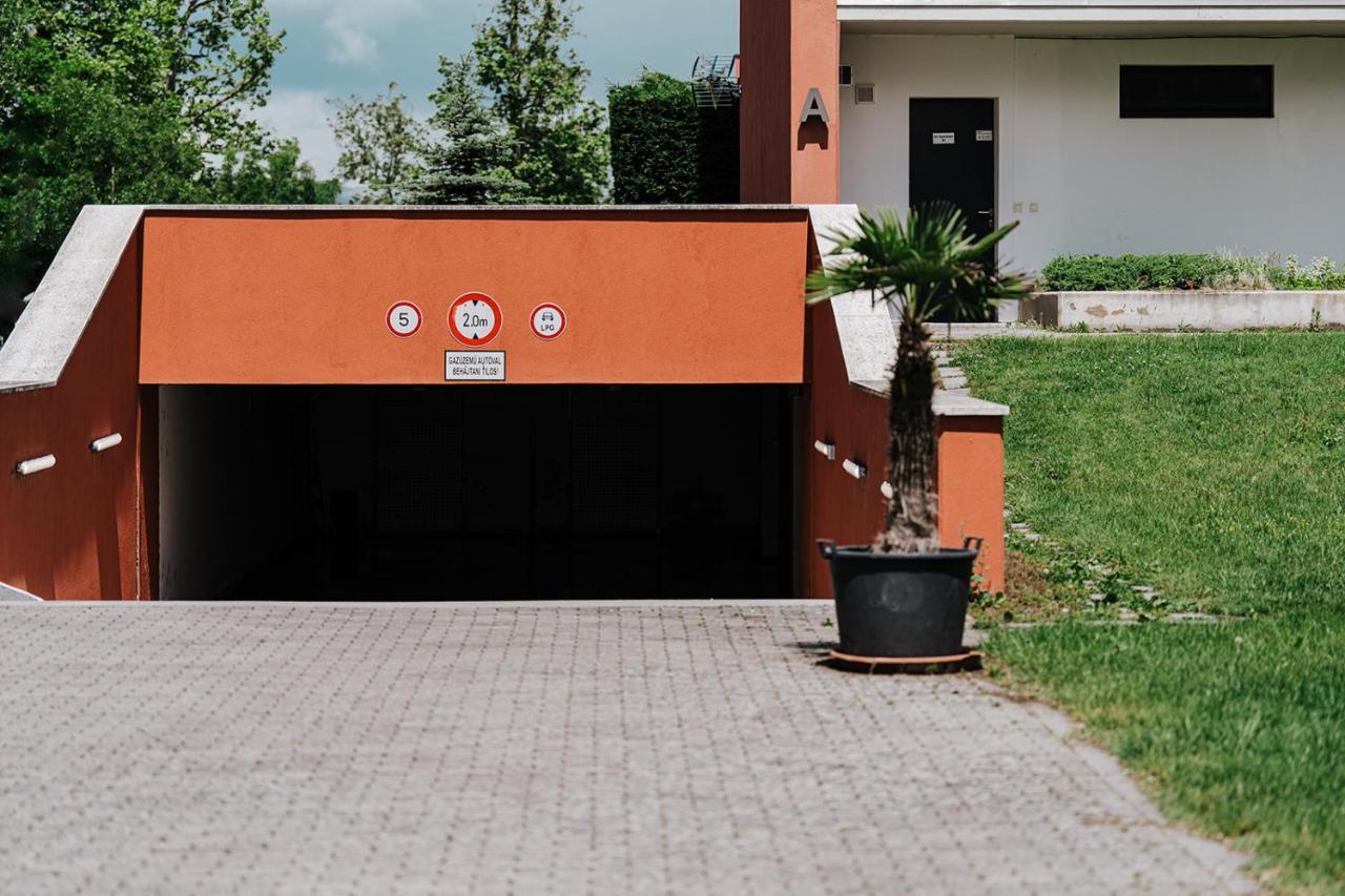 Butique Apartman Balatonlelle Exterior foto