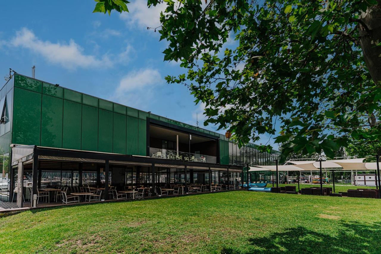 Butique Apartman Balatonlelle Exterior foto